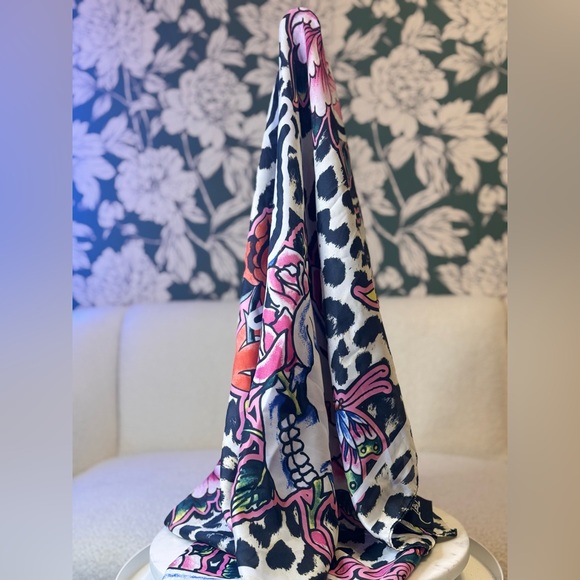 Ed Hardy Accessories - 🤑Ed Hardy Black White Pink Floral & Leopard Silk Wrap